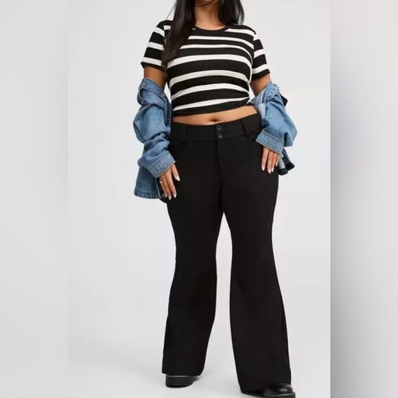 Torrid Black and Cream Striped Top - Picture 3 of 13